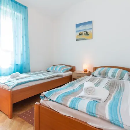 Apartments Ema & Mislav With Terrace Baška Kültér fotó
