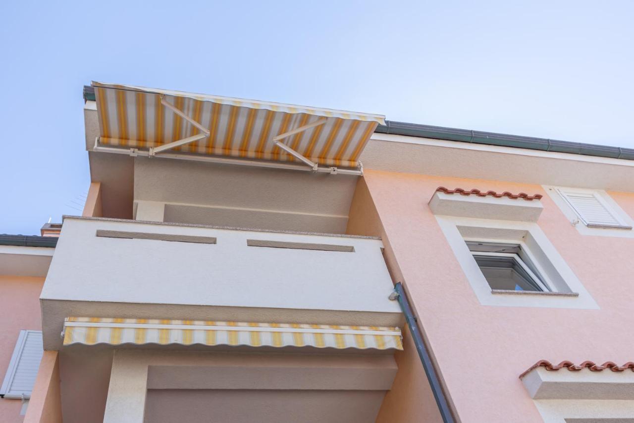 Ema & Mislav With Terrace Apartamento *